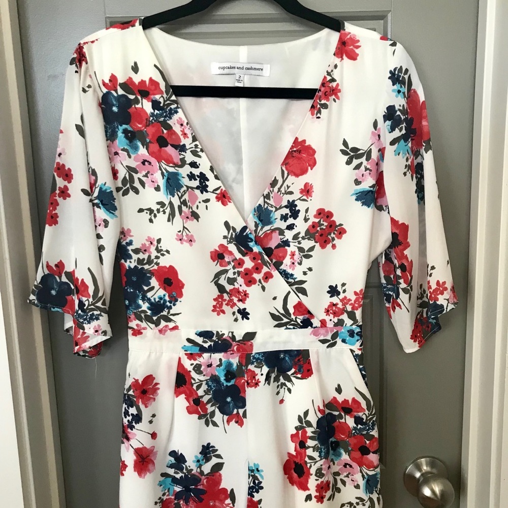 Cupcakes and Cashmere Kirei Floral Romper - Picture 3 of 8